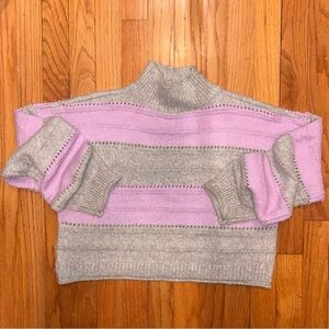 ✨ NYC Knits ✨ Soft Striped Cropped Turtleneck Sweater Size Medium